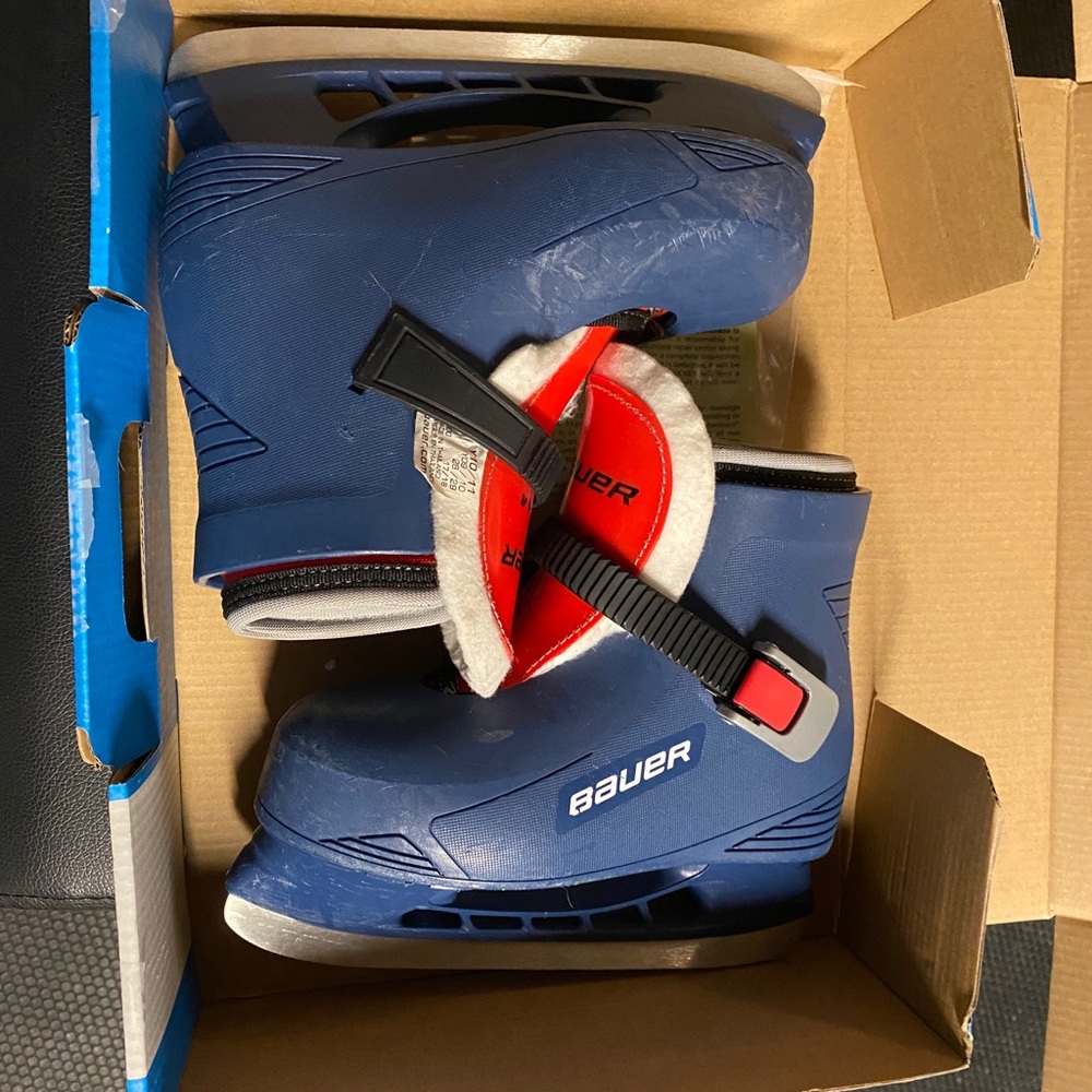 Bauer kids ice skates size 11. Used one season. Excellent condition!